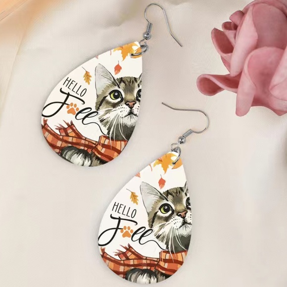 Cat Fall Earrings - Picture 3 of 4